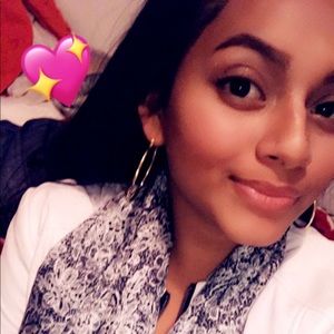 Meet your Posher, Mayra